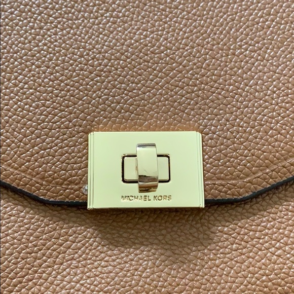 Michael Kors leather purse - Picture 2 of 12